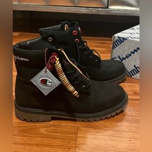 Timberland x Champion 6" Boots color black 7Y